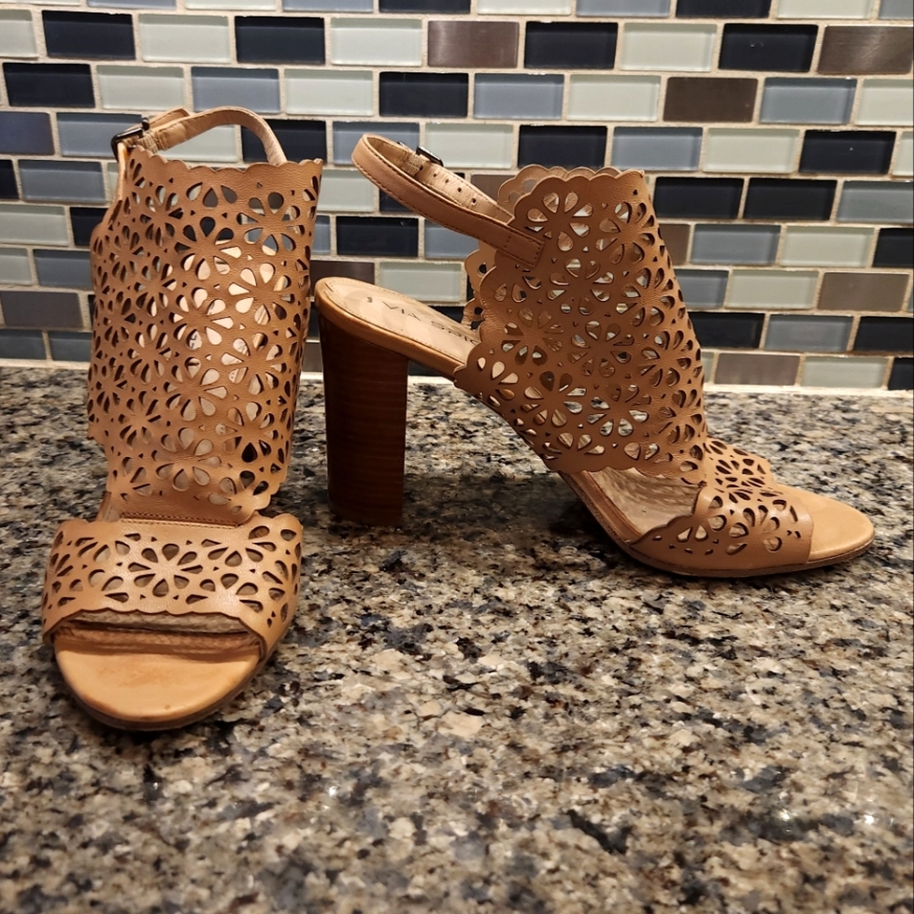 Via Spiga Italian Laser Cut Wood Heels 10 Summer Sandals Flowers